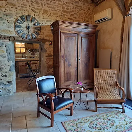 Entre Adour Et Montagne בית הארחה